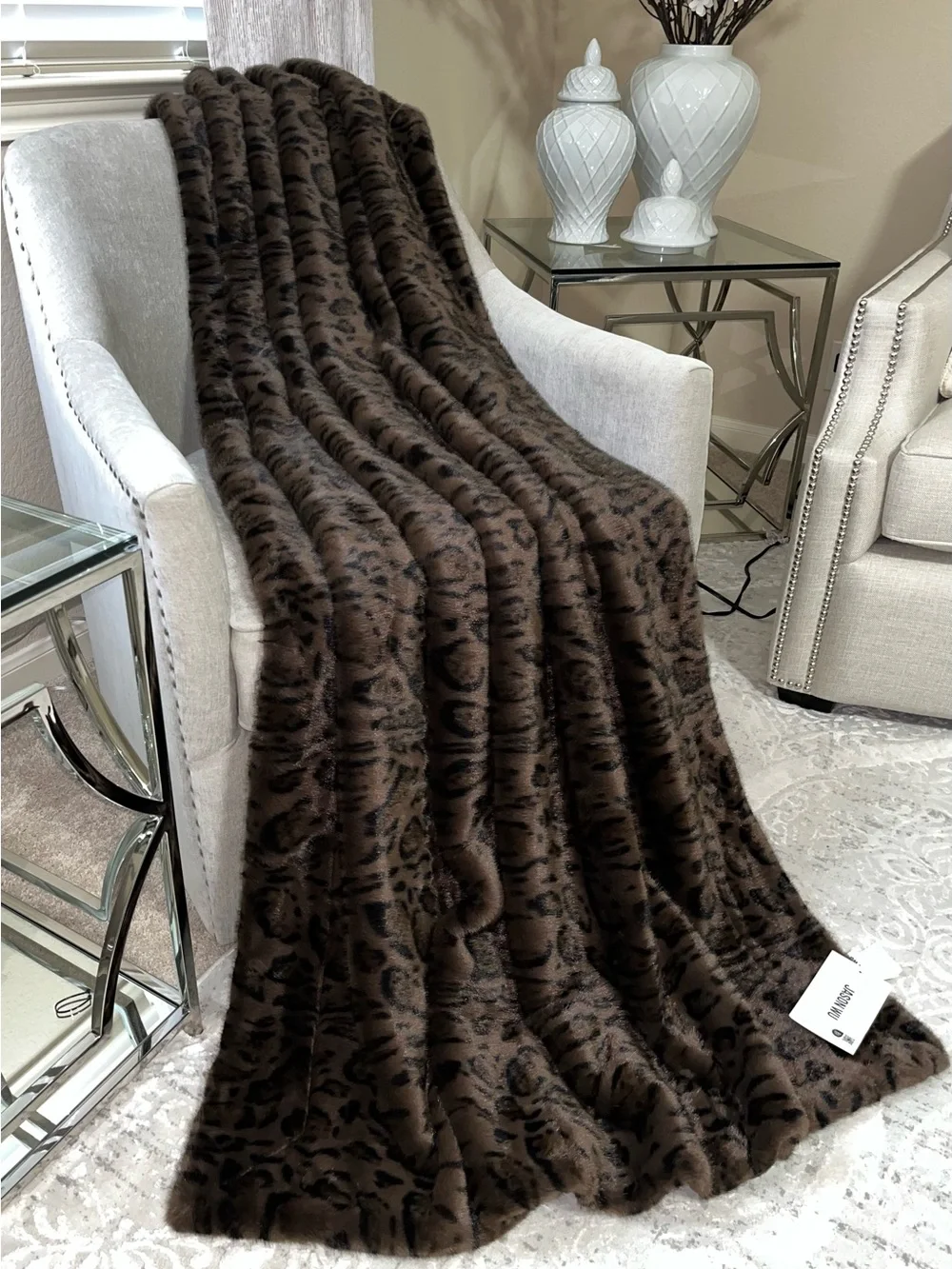 1-NWT Jason Wu Cheetah/Leopard Design luxury Faux Fur Throw Blanket 50”x 70”
